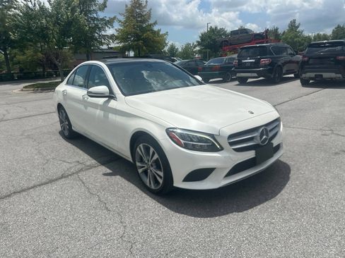 Used 2019 Mercedes-Benz C 300 4MATIC Sedan image 3