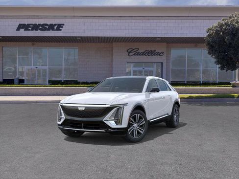 New 2026 Cadillac Lyriq Premium Luxury w/ LPO, Floor Liner Package RWD image 8