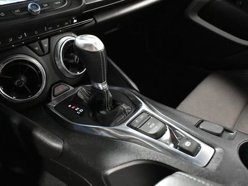 Certified 2018 Chevrolet Camaro SS RWD image 22