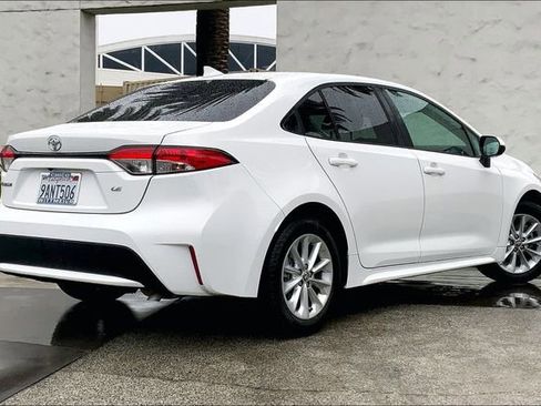 Used 2022 Toyota Corolla LE w/ LE Convenience Package image 13