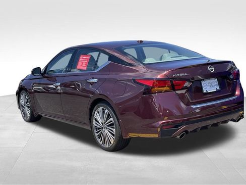 Certified 2023 Nissan Altima 2.5 SL FWD image 5
