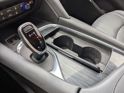 Used 2018 Buick Enclave Essence w/ LPO, Luxury Package image 27