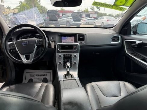 Used 2018 Volvo V60 T5 Cross Country AWD/4WD image 13