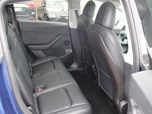 Used 2021 Tesla Model Y Long Range image 14