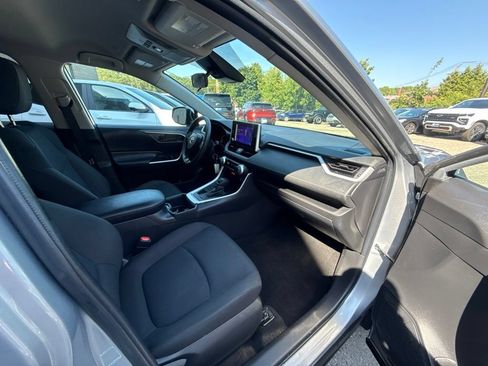 Used 2023 Toyota RAV4 LE AWD/4WD image 17
