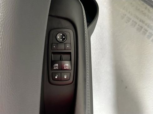 Used 2019 Dodge Challenger R/T w/ T/A Package image 18