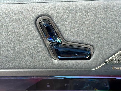 New 2026 BMW 750e xDrive w/ Executive Package image 25