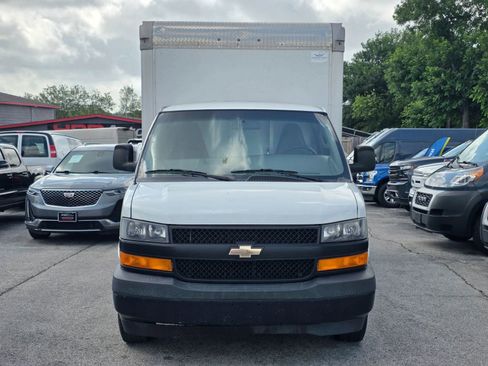 Used 2018 Chevrolet Express 3500 w/ Power Convenience Package RWD image 8