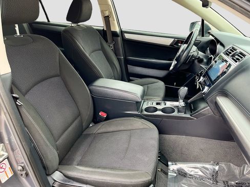 Used 2018 Subaru Outback 2.5i Premium AWD/4WD image 25