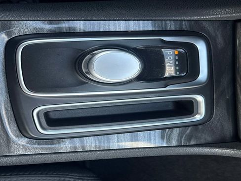 Used 2019 Chrysler 300 Touring w/ Sport Appearance Package image 21