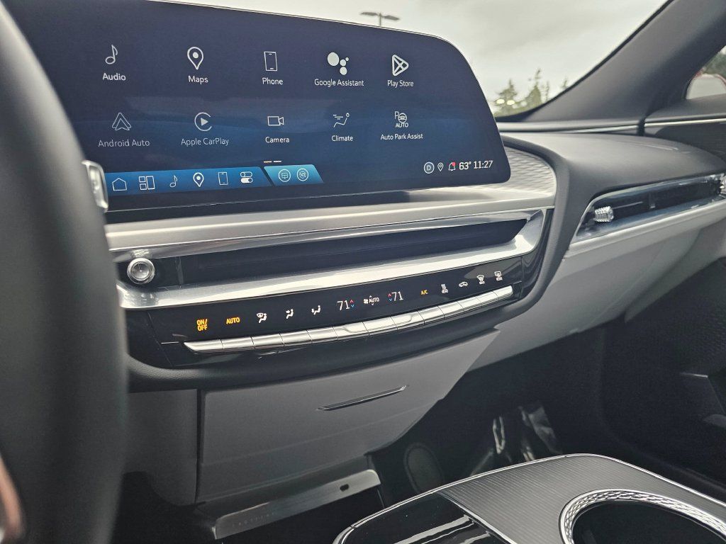 Certified 2024 Cadillac Lyriq Luxury AWD/4WD image 29