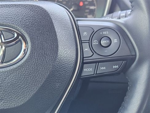 Used 2025 Toyota Corolla SE image 28