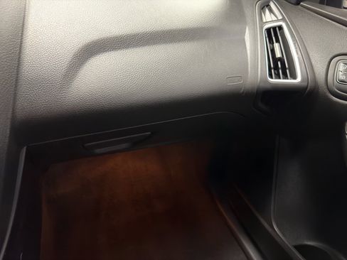 Used 2017 Ford Focus ST image 26