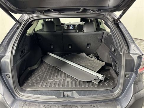 Used 2023 Subaru Outback Limited image 14
