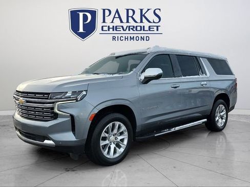 Certified 2023 Chevrolet Suburban Premier image 3