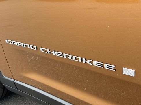 New 2026 Jeep Grand Cherokee L Limited w/ Trailer Tow Package AWD/4WD image 25