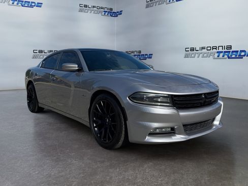 Used 2016 Dodge Charger R/T w/ Navigation & Travel Group RWD image 3