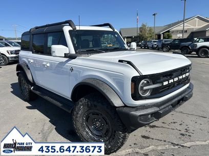 New 2025 Ford Bronco Outer Banks w/ Sasquatch Package