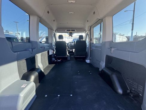 Used 2018 Ford Transit 150 XLT image 12