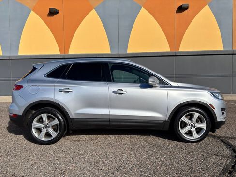 Used 2017 Lincoln MKC Premiere image 4