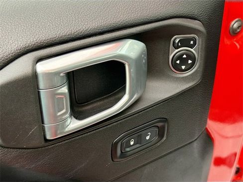 Used 2021 Jeep Wrangler Unlimited Sahara w/ Uconnect 4C Nav & Sound Group image 18