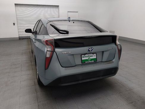 Used 2017 Toyota Prius Three FWD image 6