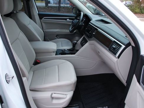 Used 2022 Volkswagen Atlas SE image 24