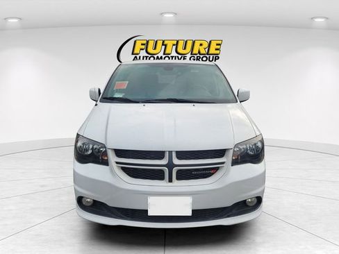 Used 2019 Dodge Grand Caravan GT FWD image 2