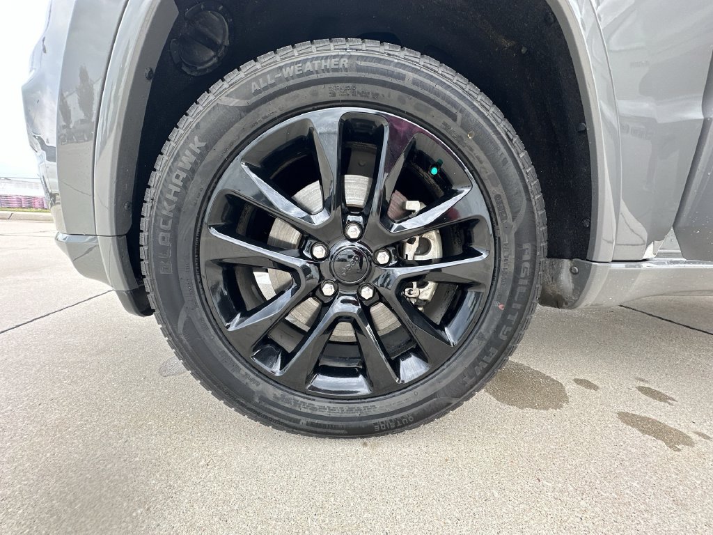 Used 2021 Jeep Grand Cherokee Laredo X AWD/4WD image 34
