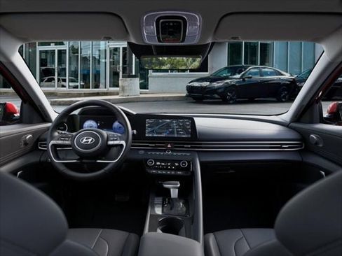 New 2025 Hyundai Elantra Limited image 11