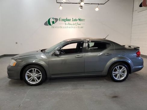 Used 2012 Dodge Avenger SXT Plus FWD image 3