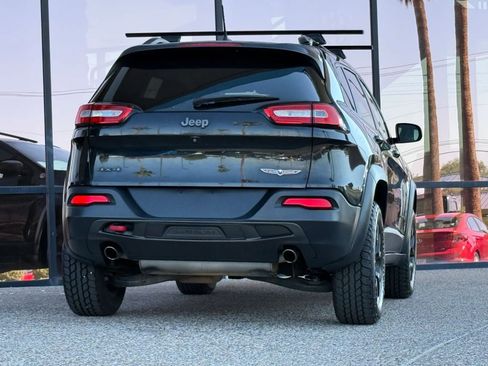 Used 2015 Jeep Cherokee Trailhawk w/ Leather Interior Group AWD/4WD image 11