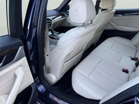 Used 2018 BMW 530i xDrive image 10