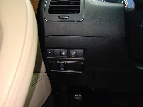 Used 2024 Nissan Armada SL w/ Captain's Chairs Package AWD/4WD image 22