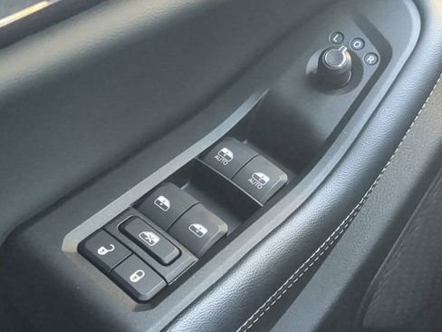 Used 2023 Jeep Grand Cherokee Altitude image 23