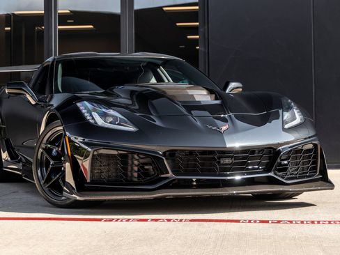 Used 2019 Chevrolet Corvette ZR1 w/ ZTK Track Performance Package RWD image 5