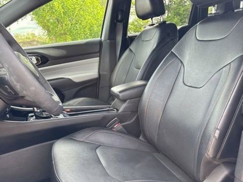 Used 2023 Jeep Compass Limited AWD/4WD image 5