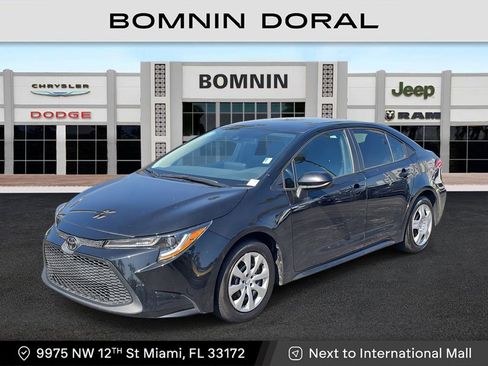 Used 2022 Toyota Corolla LE image 1