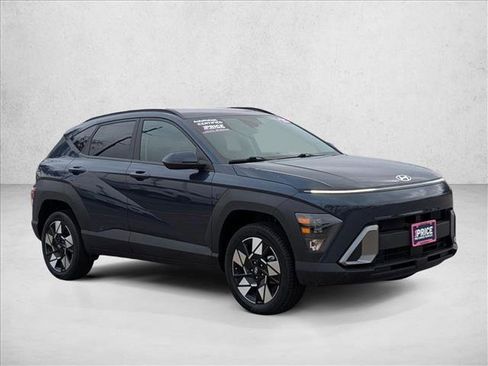 Used 2025 Hyundai Kona SEL AWD/4WD image 3