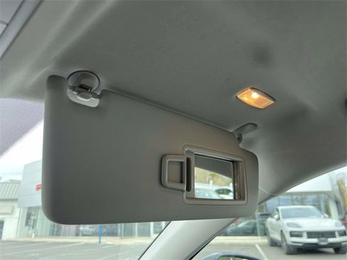 Used 2024 Volkswagen Taos SE image 32