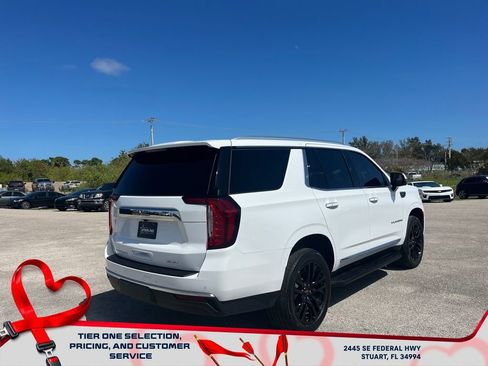 Certified 2024 GMC Yukon SLT w/ SLT Luxury Package image 7
