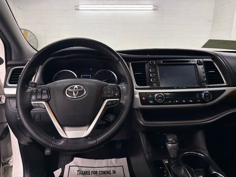 Used 2019 Toyota Highlander Limited Platinum image 8
