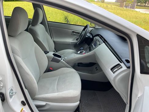 Used 2015 Toyota Prius Three FWD image 39