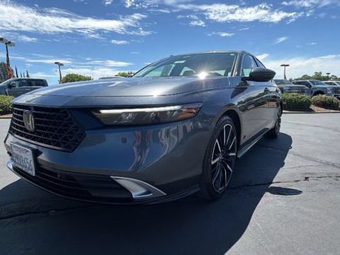 Used 2024 Honda Accord Touring image 9