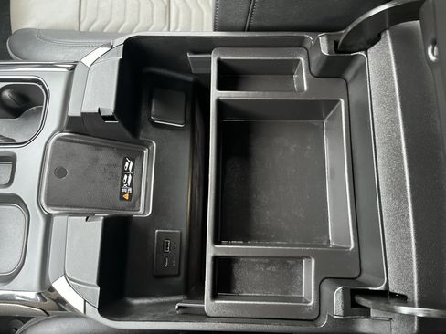 Used 2024 Chevrolet Silverado 1500 ZR2 w/ Technology Package image 33