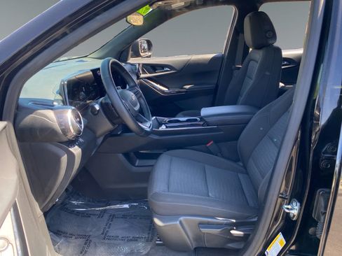 Used 2025 Chevrolet Equinox LT AWD/4WD image 9