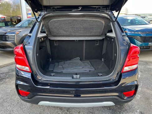 Used 2022 Chevrolet Trax LT w/ LT Convenience Package AWD/4WD image 36