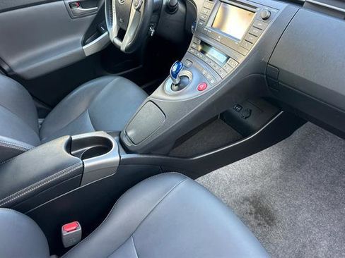 Used 2014 Toyota Prius Four image 16