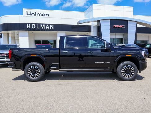 New 2026 GMC Sierra 3500 Denali Ultimate AWD/4WD image 2