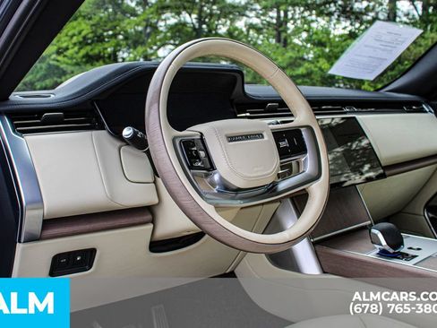 Used 2025 Land Rover Range Rover SE AWD/4WD image 31